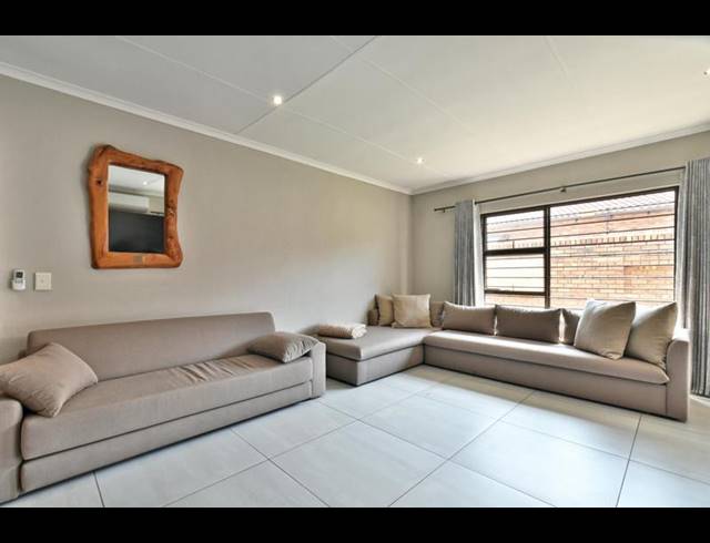 3 BEDROOM TOWNHOUSE FOR SALE IN NEW REDRUTH